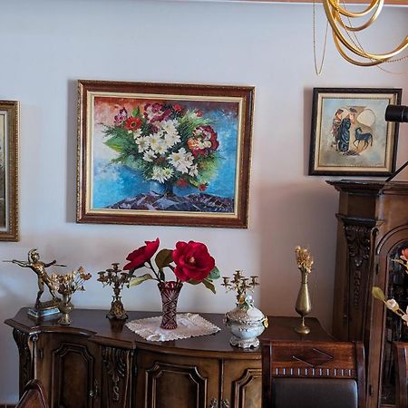Venus - Cozy Apt With Terrace فلورا المظهر الخارجي الصورة