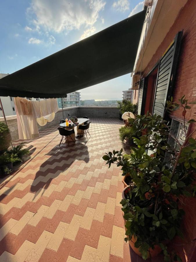 Venus - Cozy Apt With Terrace فلورا المظهر الخارجي الصورة