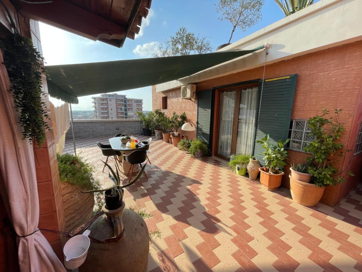 Venus - Cozy Apt With Terrace فلورا المظهر الخارجي الصورة