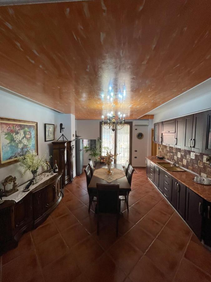 Venus - Cozy Apt With Terrace فلورا المظهر الخارجي الصورة