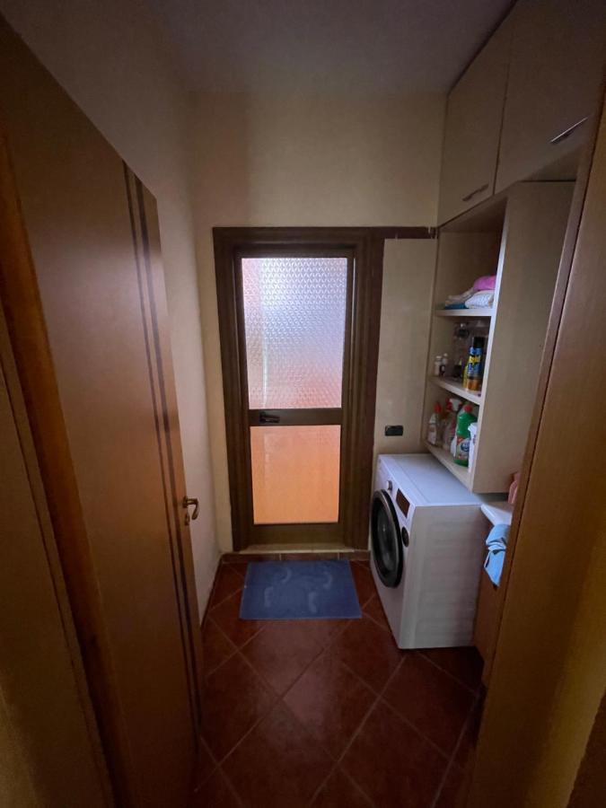 Venus - Cozy Apt With Terrace فلورا المظهر الخارجي الصورة