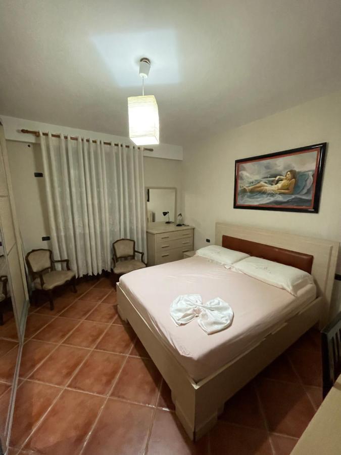 Venus - Cozy Apt With Terrace فلورا المظهر الخارجي الصورة
