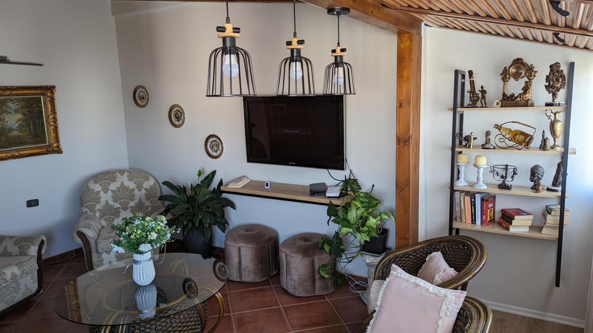 Venus - Cozy Apt With Terrace فلورا المظهر الخارجي الصورة