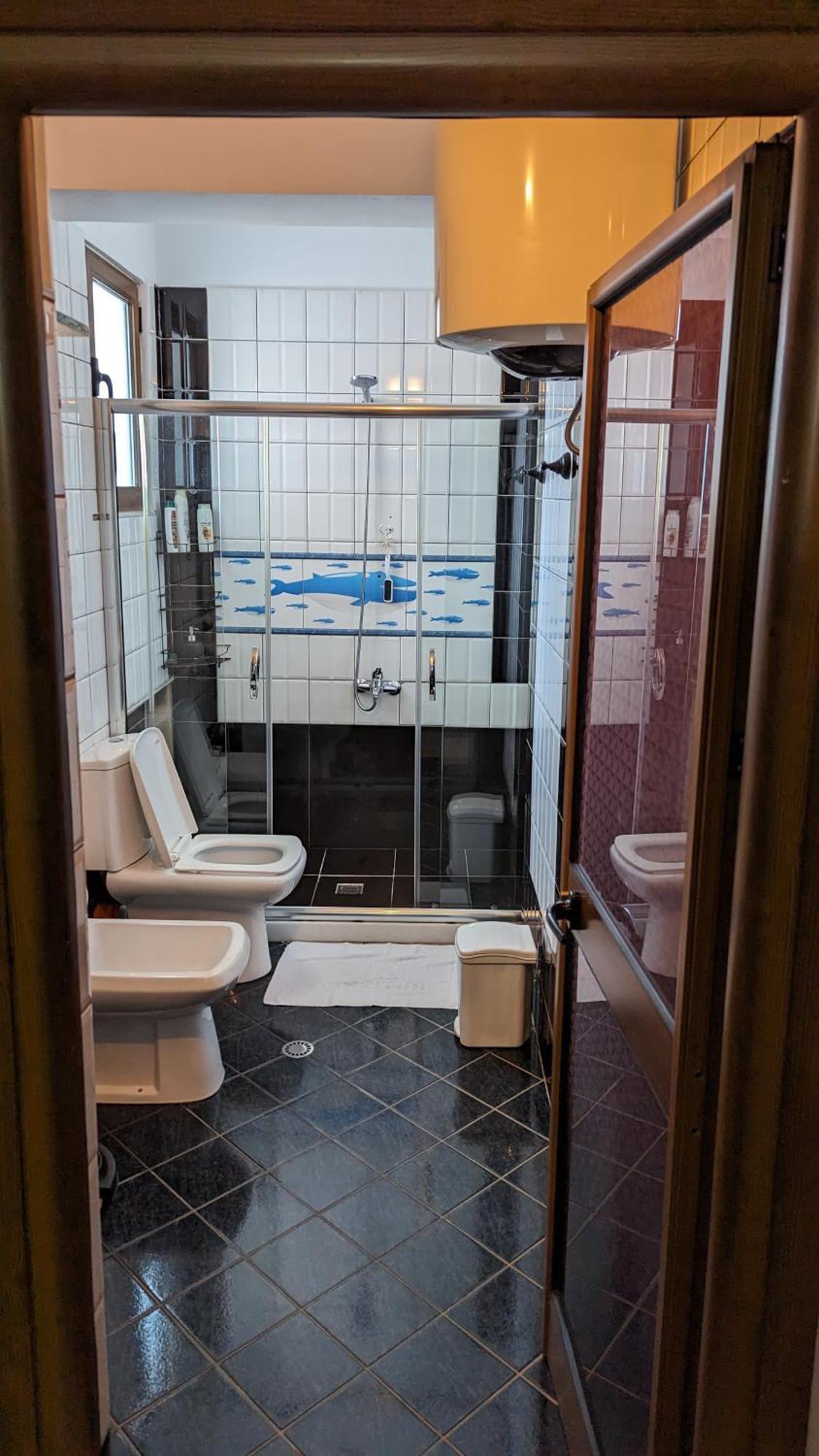 Venus - Cozy Apt With Terrace فلورا المظهر الخارجي الصورة